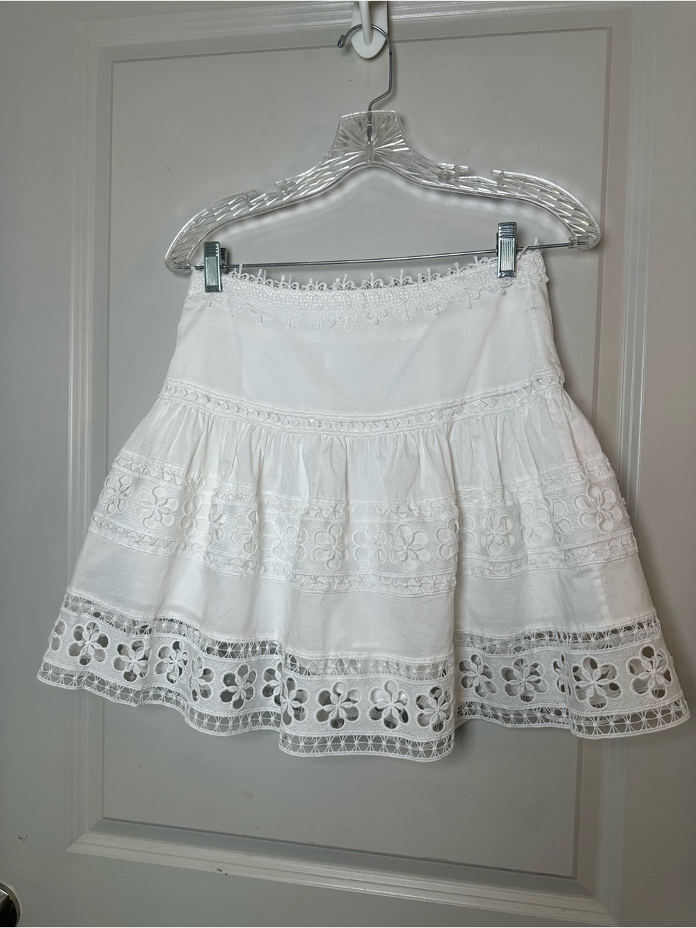 NEW Queenia Cotton Eyelet Crochet White Tiered Ruffle Mini Skirt, M/L